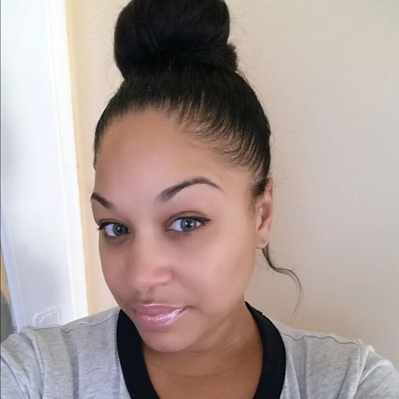 Meet your Posher, Alexis - Picture 4 of 5